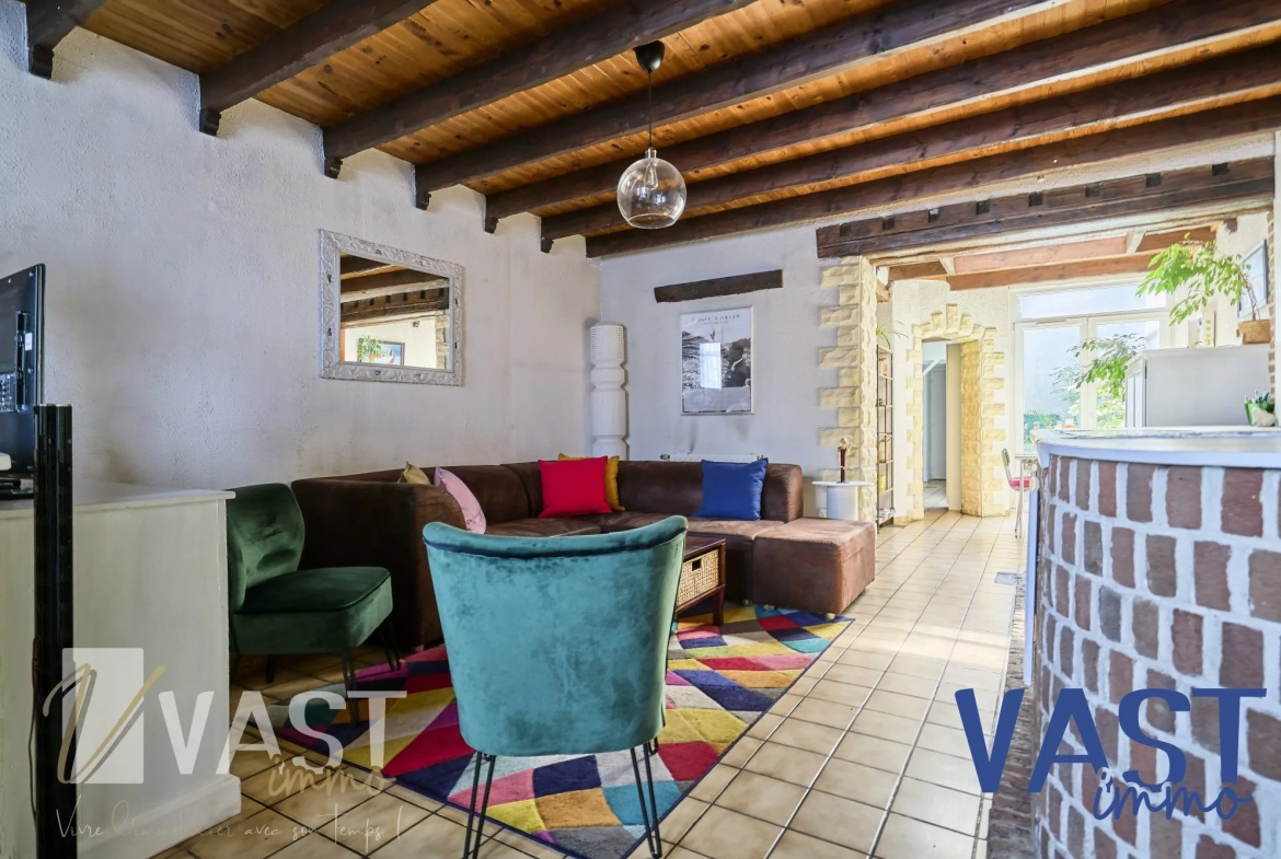 Maison de 1930 à Tourcoing avec 5 chambres, terrasse et cachet d'époque 