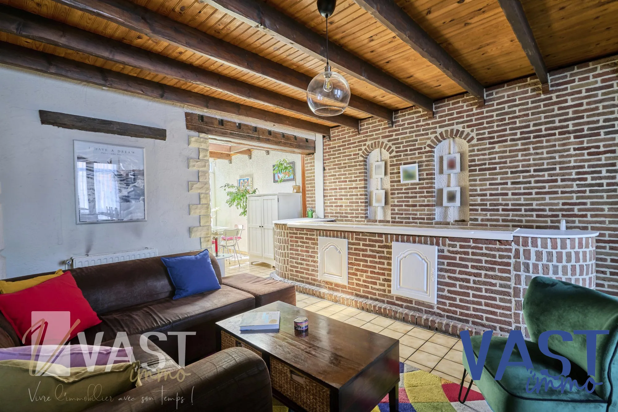 Maison de 1930 à Tourcoing avec 5 chambres, terrasse et cachet d'époque 