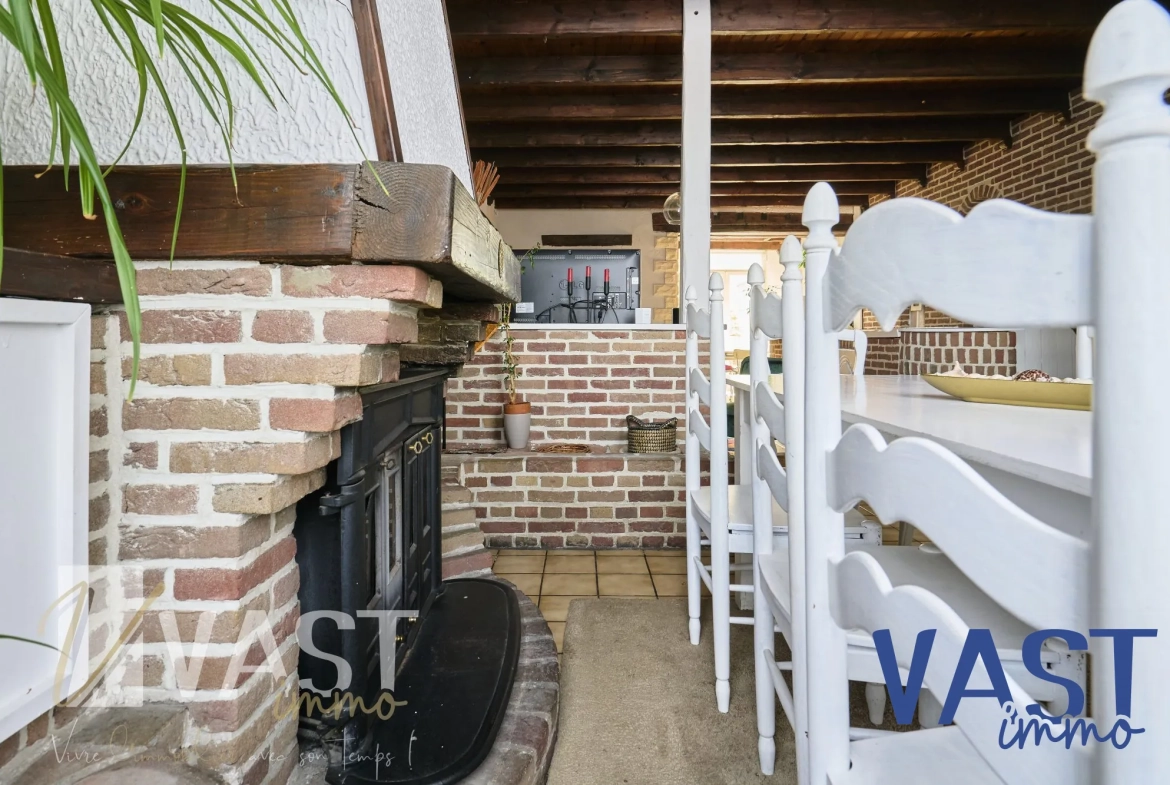 Maison de 1930 à Tourcoing avec 5 chambres, terrasse et cachet d'époque 