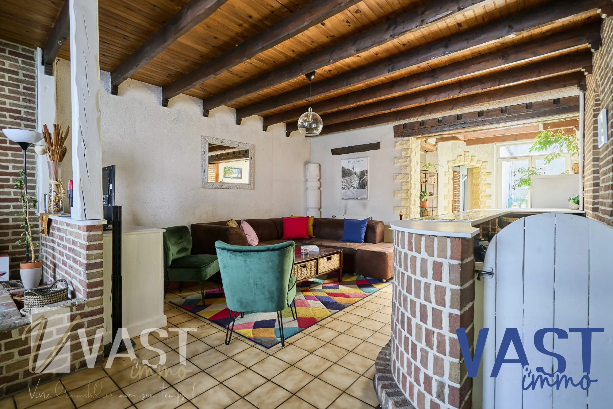 Maison de 1930 à Tourcoing avec 5 chambres, terrasse et cachet d'époque 