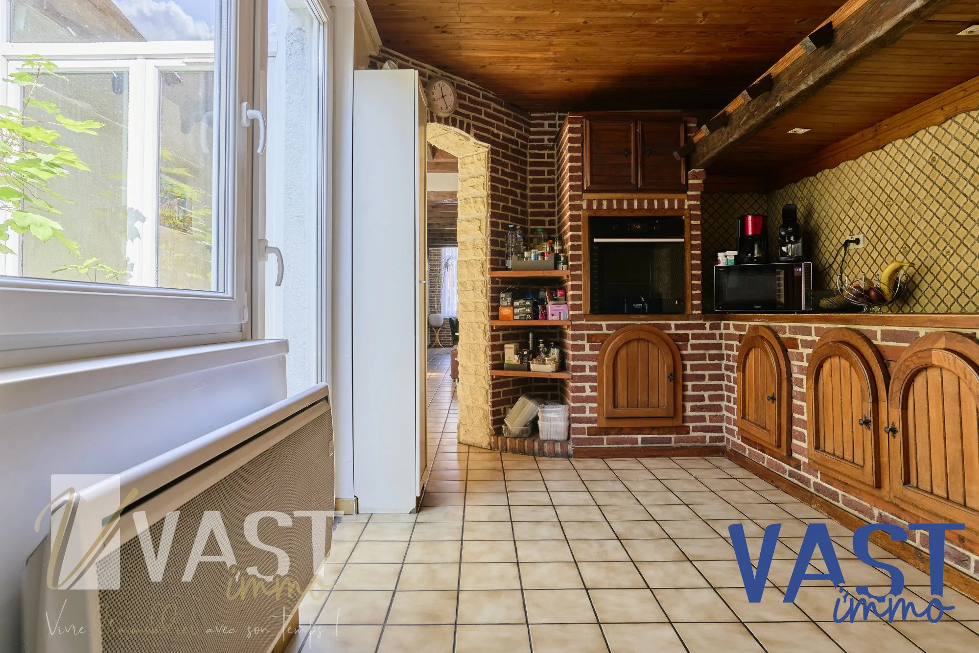 Maison de 1930 à Tourcoing avec 5 chambres, terrasse et cachet d'époque 