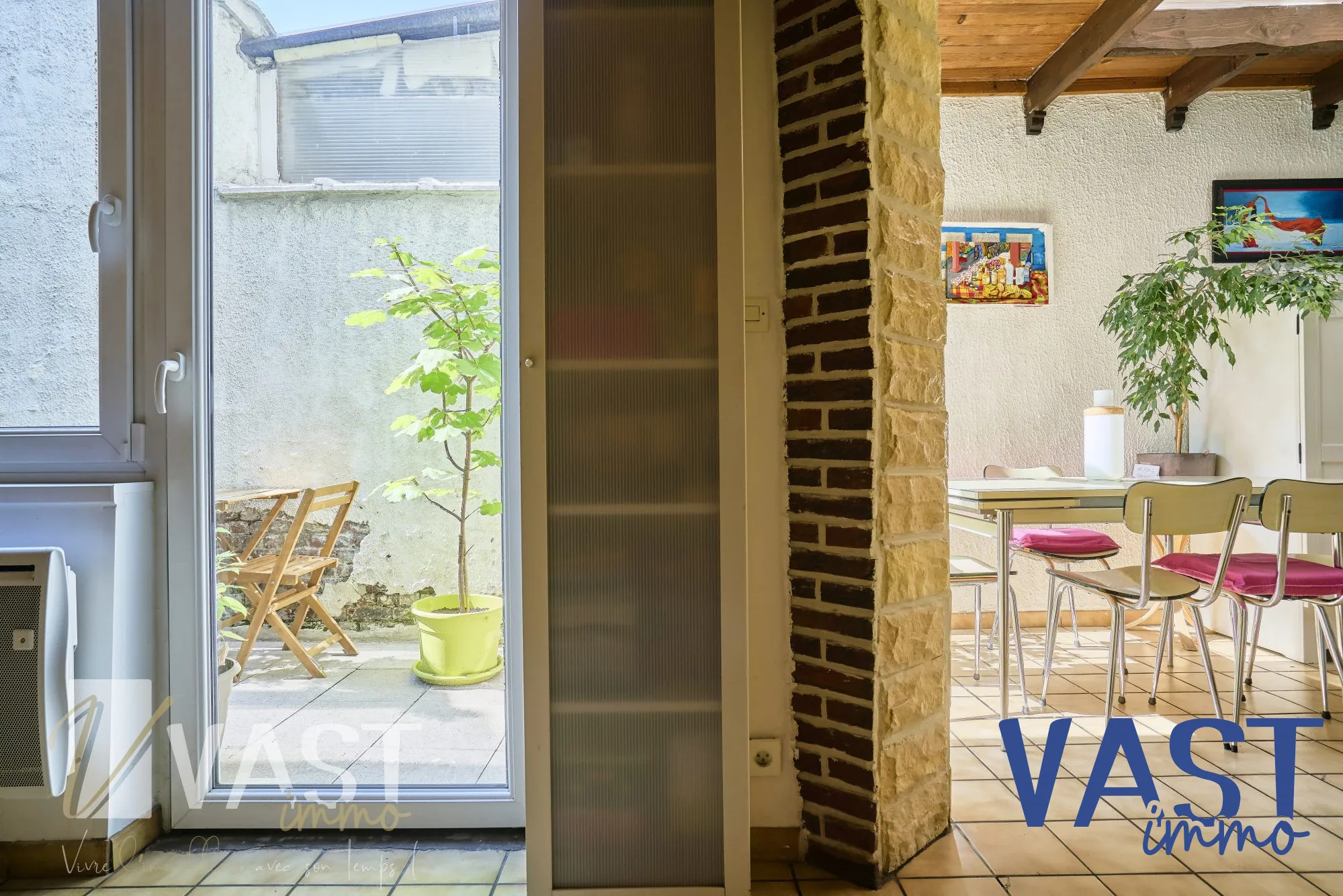 Maison de 1930 à Tourcoing avec 5 chambres, terrasse et cachet d'époque 