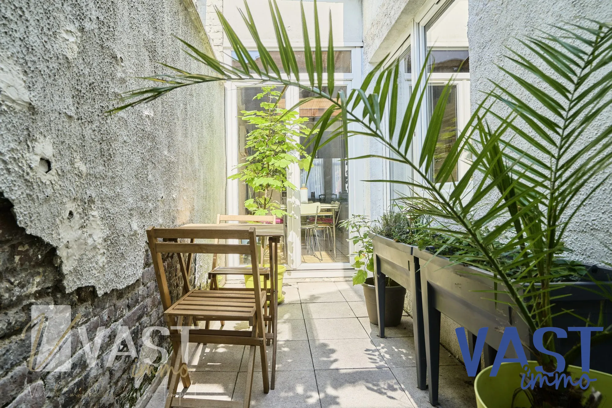 Maison de 1930 à Tourcoing avec 5 chambres, terrasse et cachet d'époque 