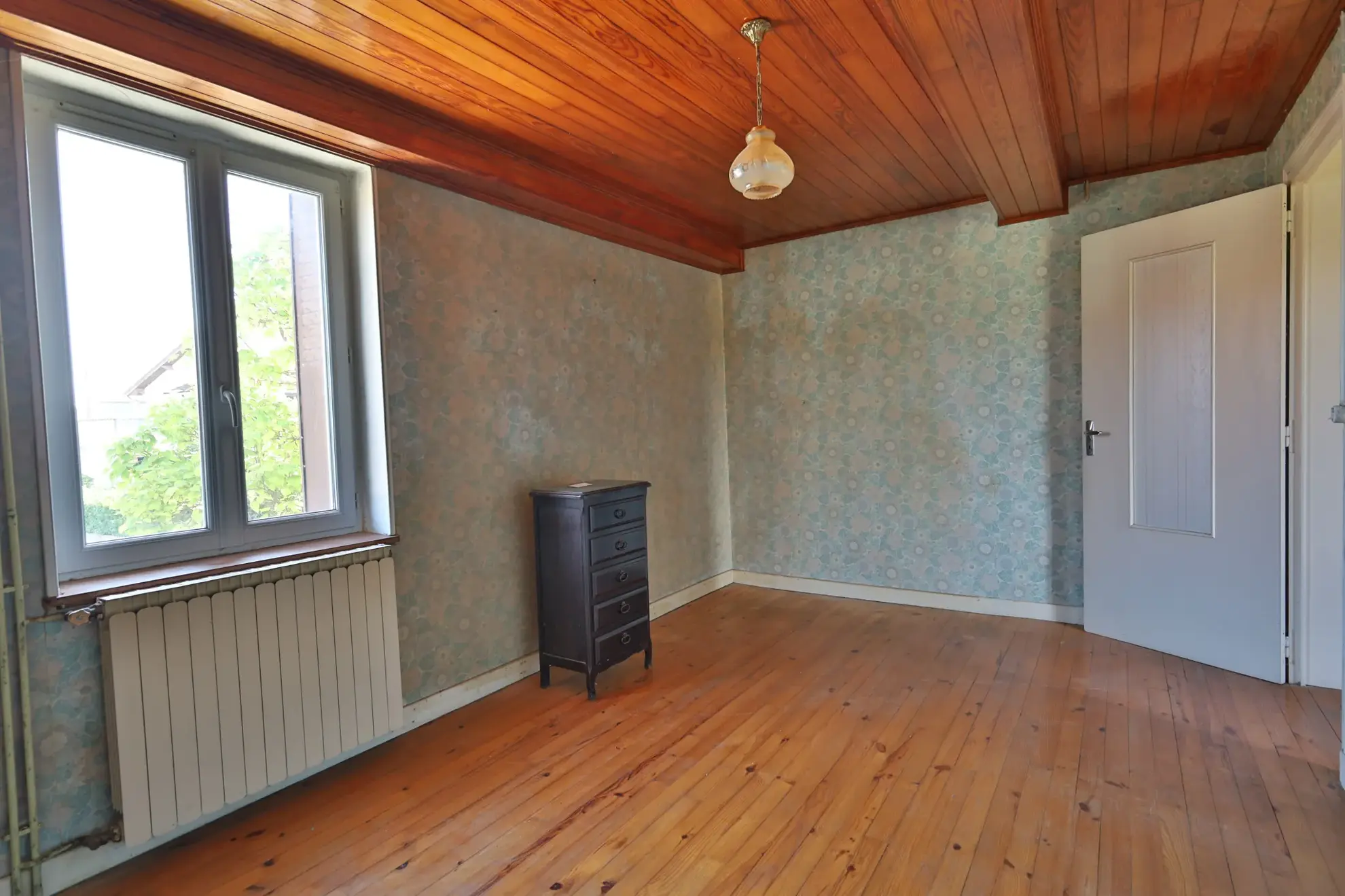Maison à vendre de 133 m² à Beauvoir-de-marc avec jardin et travaux à prévoir 