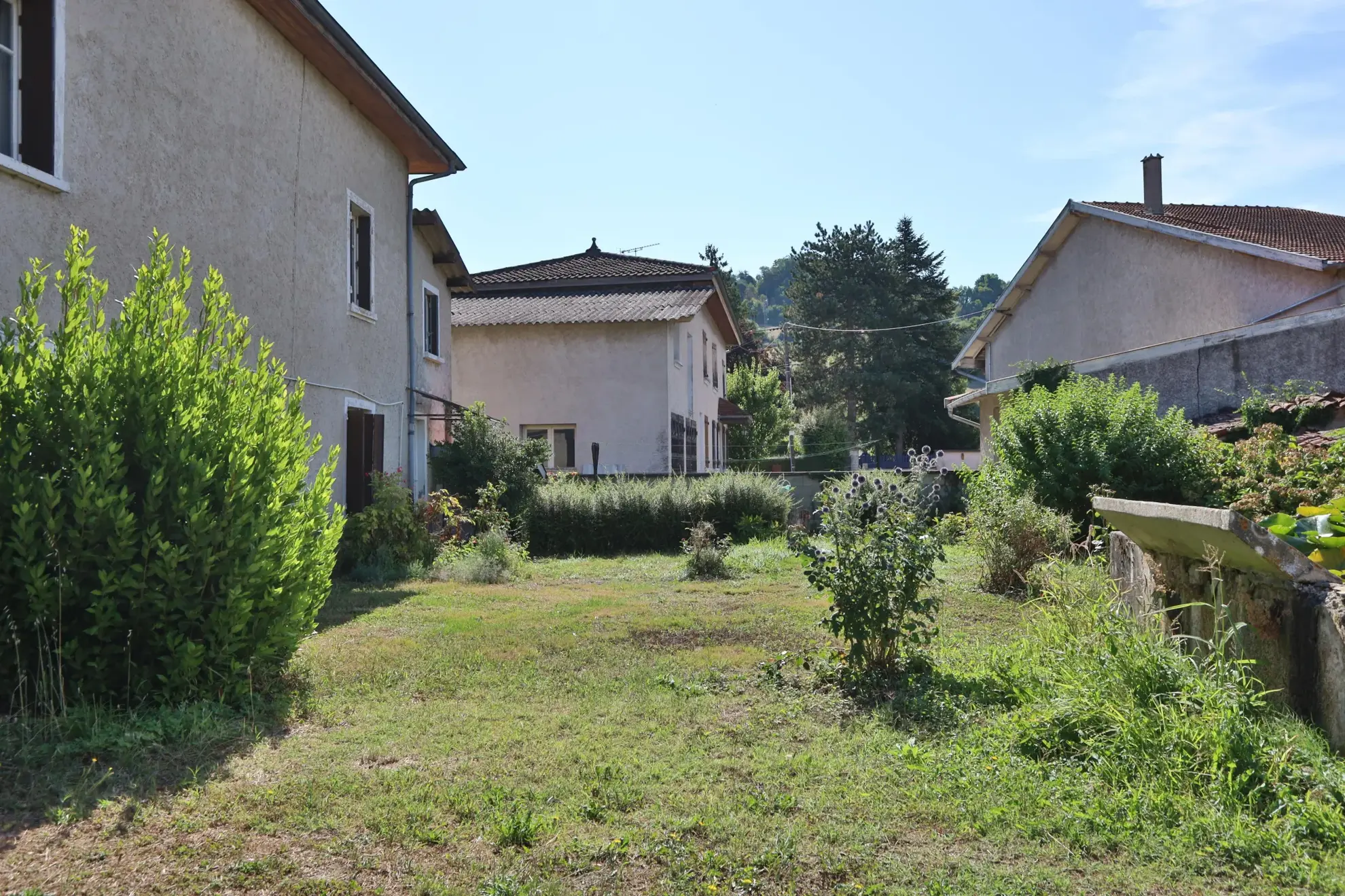 Maison à vendre de 133 m² à Beauvoir-de-marc avec jardin et travaux à prévoir 