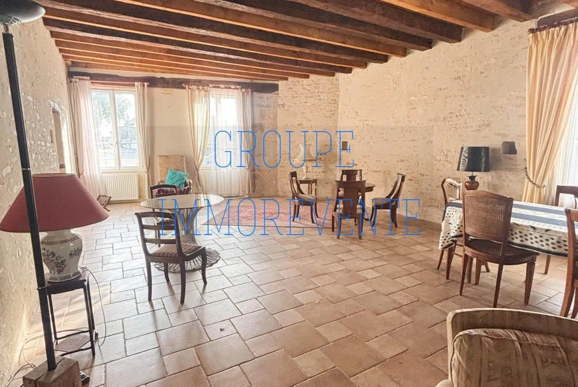 Maison spacieuse de 287 m² à Dun-sur-Auron avec mezzanine et terrasse 