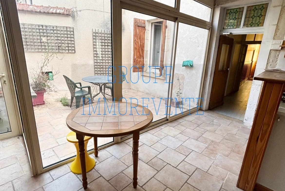 Maison spacieuse de 287 m² à Dun-sur-Auron avec mezzanine et terrasse 