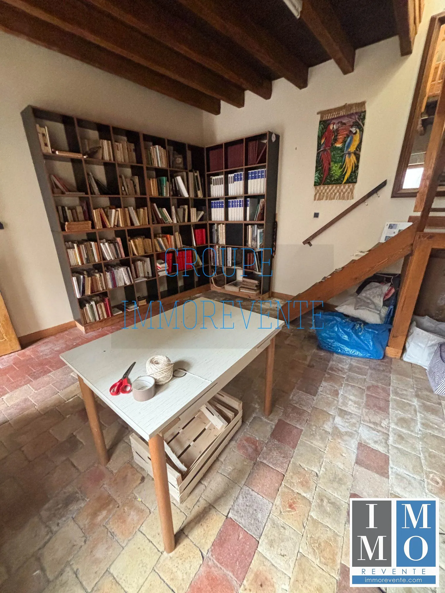 Maison spacieuse de 287 m² à Dun-sur-Auron avec mezzanine et terrasse 