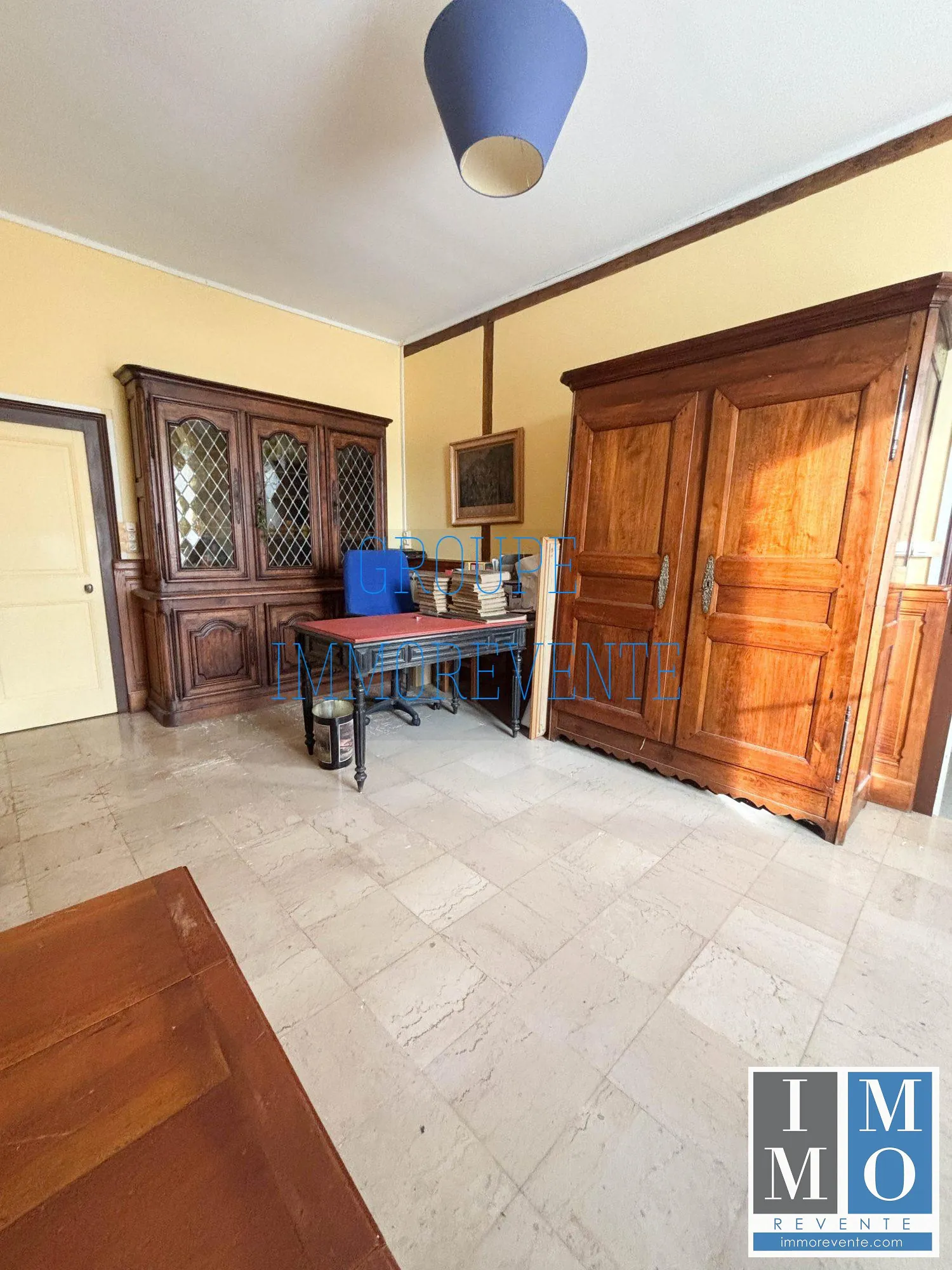 Maison spacieuse de 287 m² à Dun-sur-Auron avec mezzanine et terrasse 