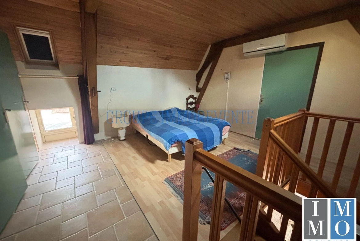 Maison spacieuse de 287 m² à Dun-sur-Auron avec mezzanine et terrasse 
