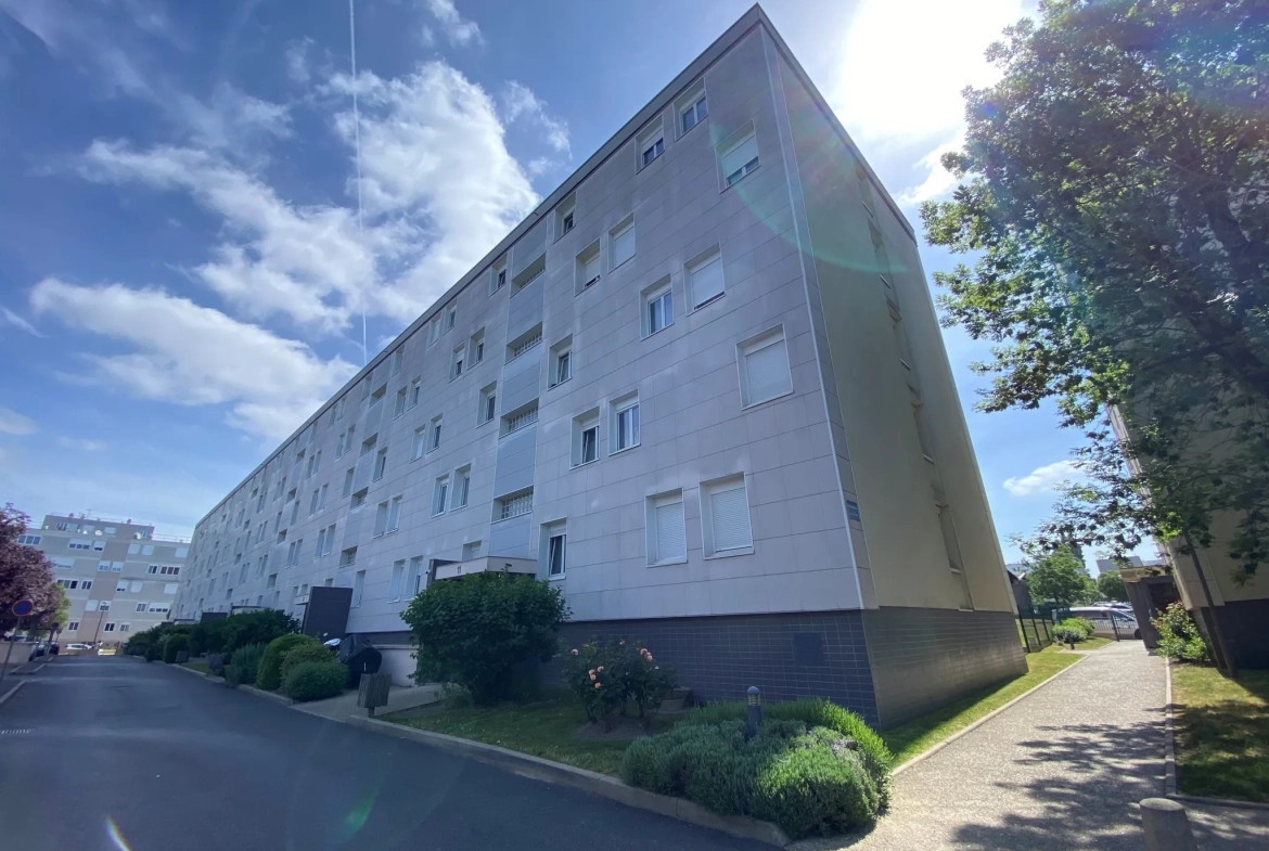 Appartement 3 pièces à Viry-Châtillon avec parking et cave 