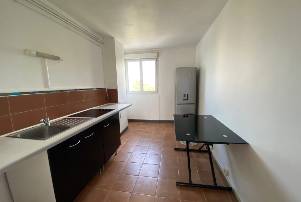 Appartement 3 pièces à Viry-Châtillon avec parking et cave 