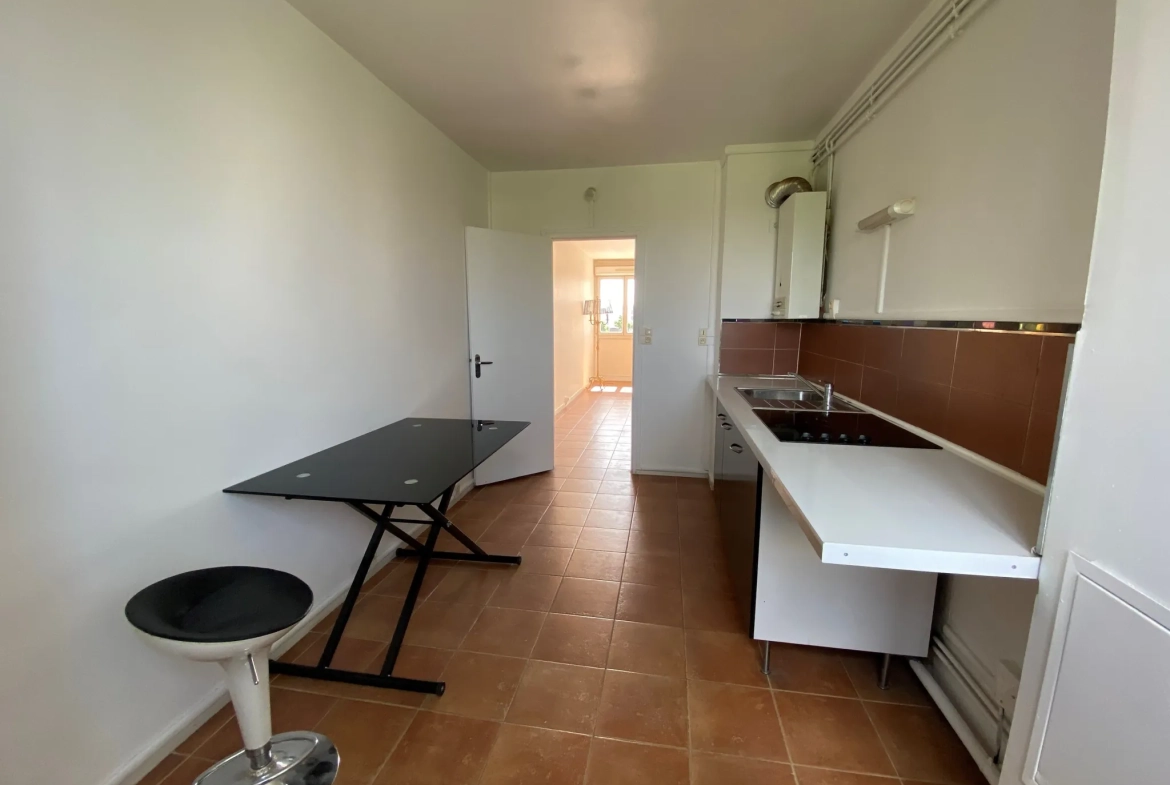Appartement 3 pièces à Viry-Châtillon avec parking et cave 