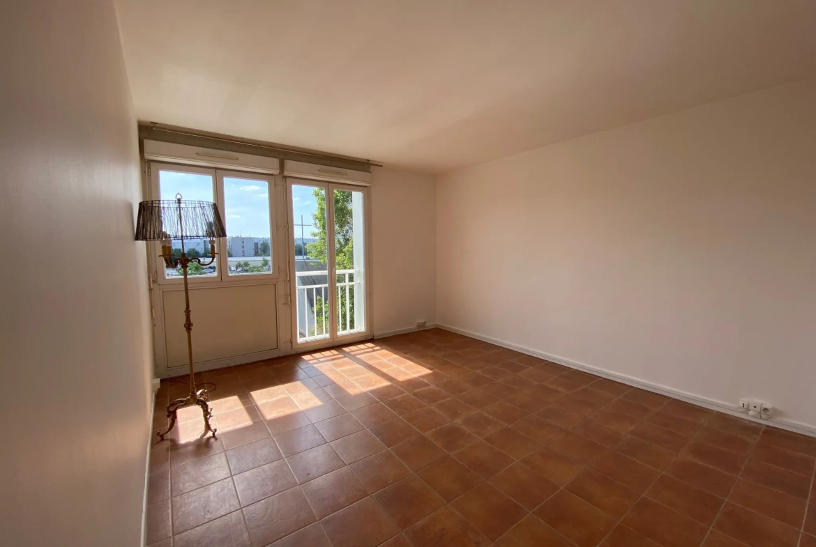 Appartement 3 pièces à Viry-Châtillon avec parking et cave 