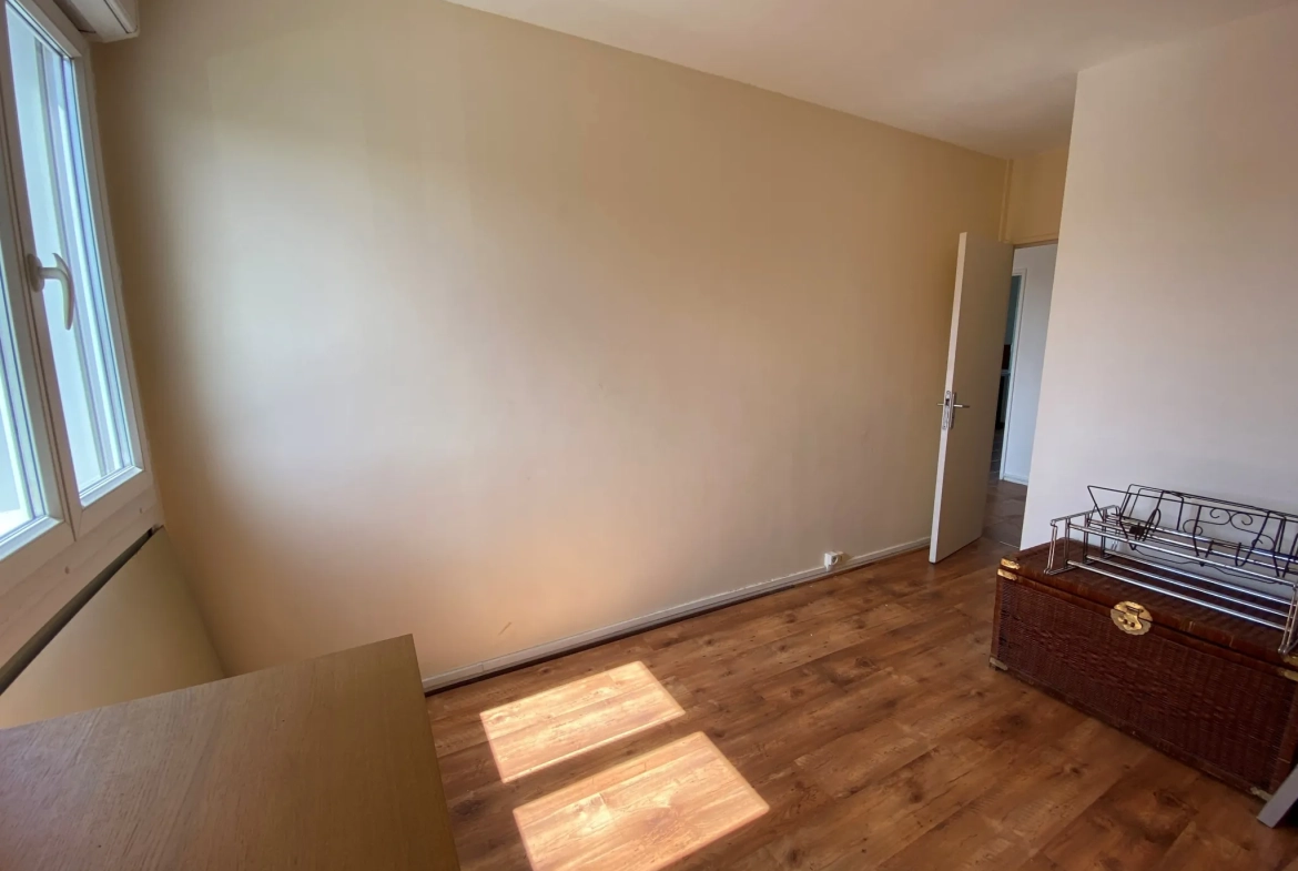 Appartement 3 pièces à Viry-Châtillon avec parking et cave 