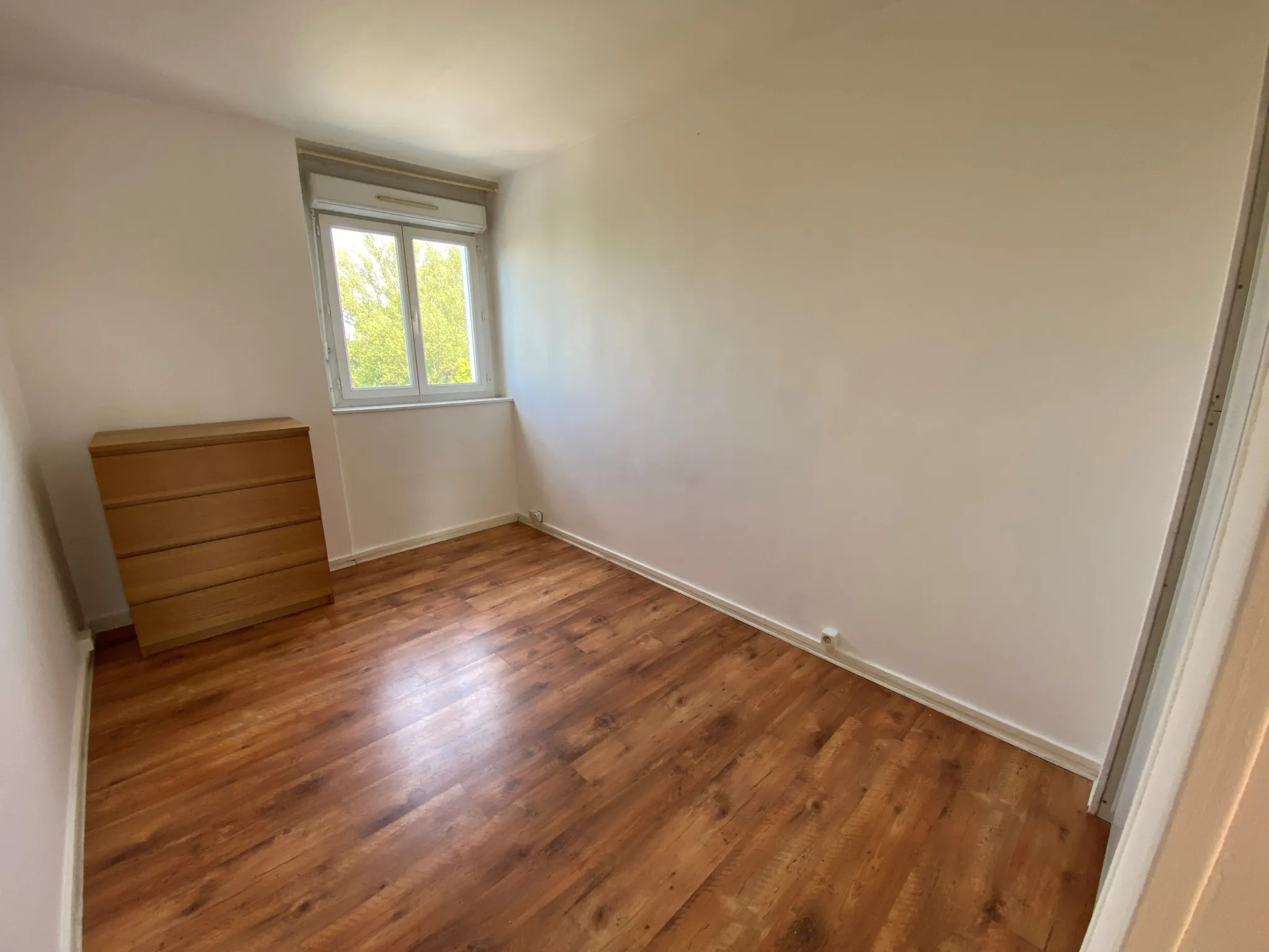 Appartement 3 pièces à Viry-Châtillon avec parking et cave 