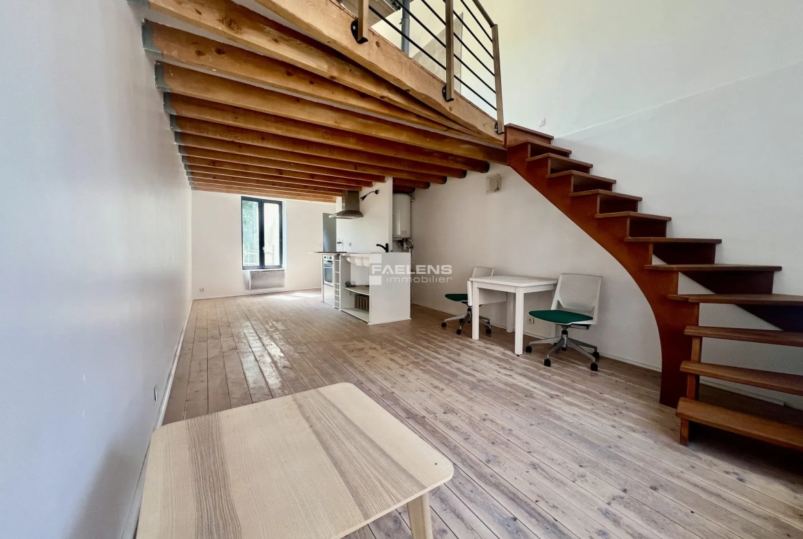 Appartement T2 duplex Saint-Michel à Lille - Faibles charges, proche commodités 