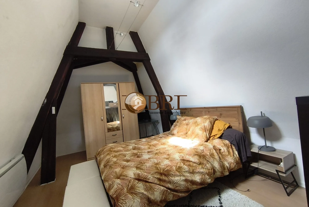 chambre 1 Appartement duplex T3 à Les Abrets en Dauphiné avec parking et cave 