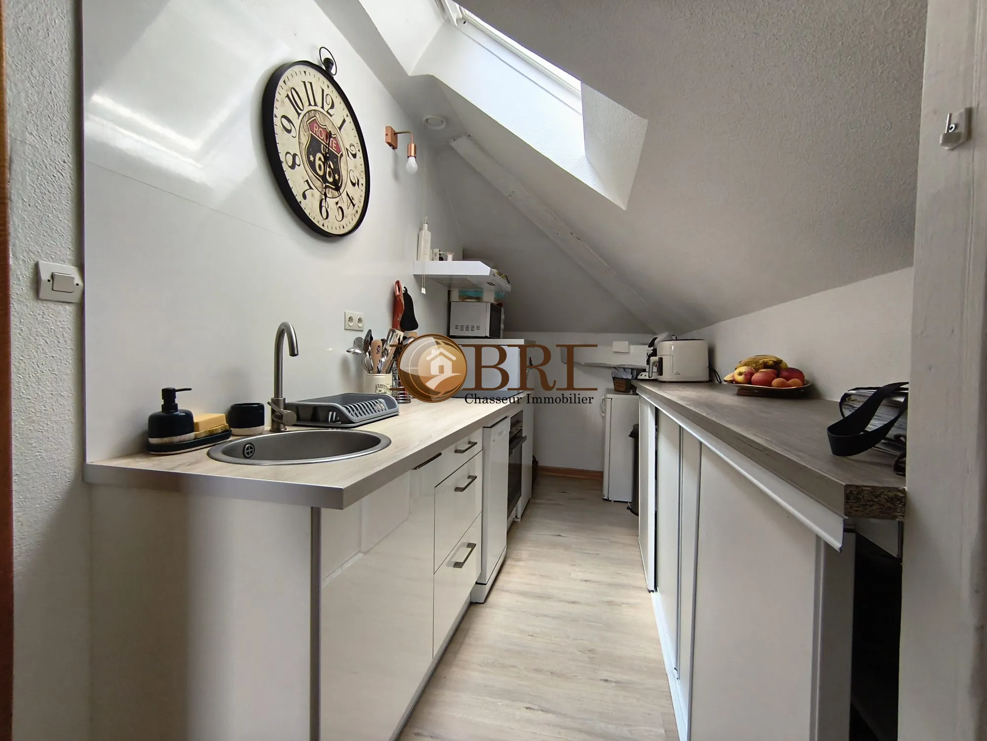 cuisine équipée Appartement duplex T3 à Les Abrets en Dauphiné avec parking et cave 