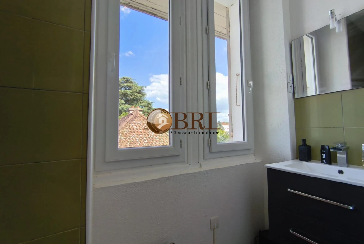 Appartement duplex T3 à Les Abrets en Dauphiné avec parking et cave 