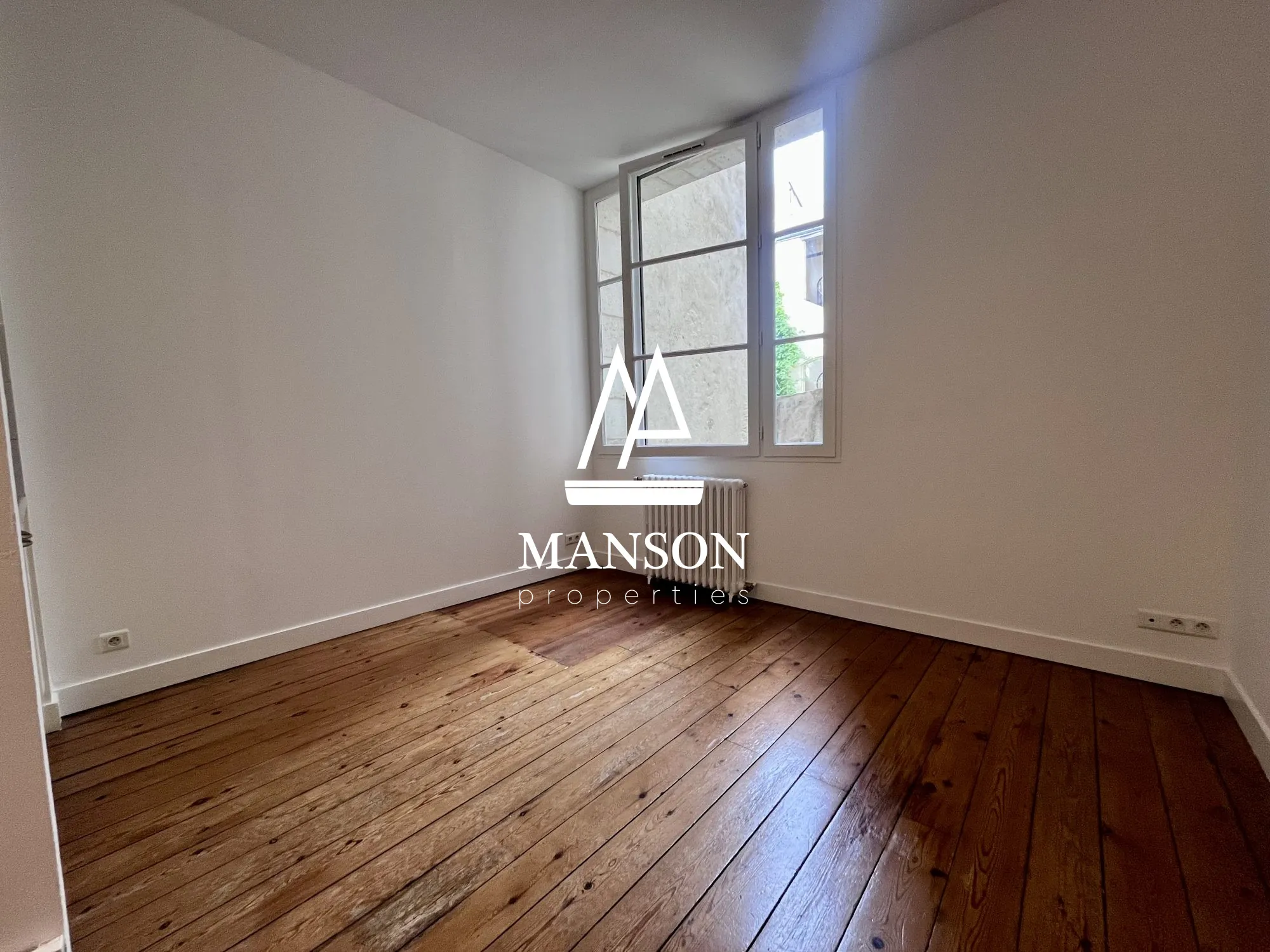 Appartement T1bis rénové à Bordeaux centre historique 