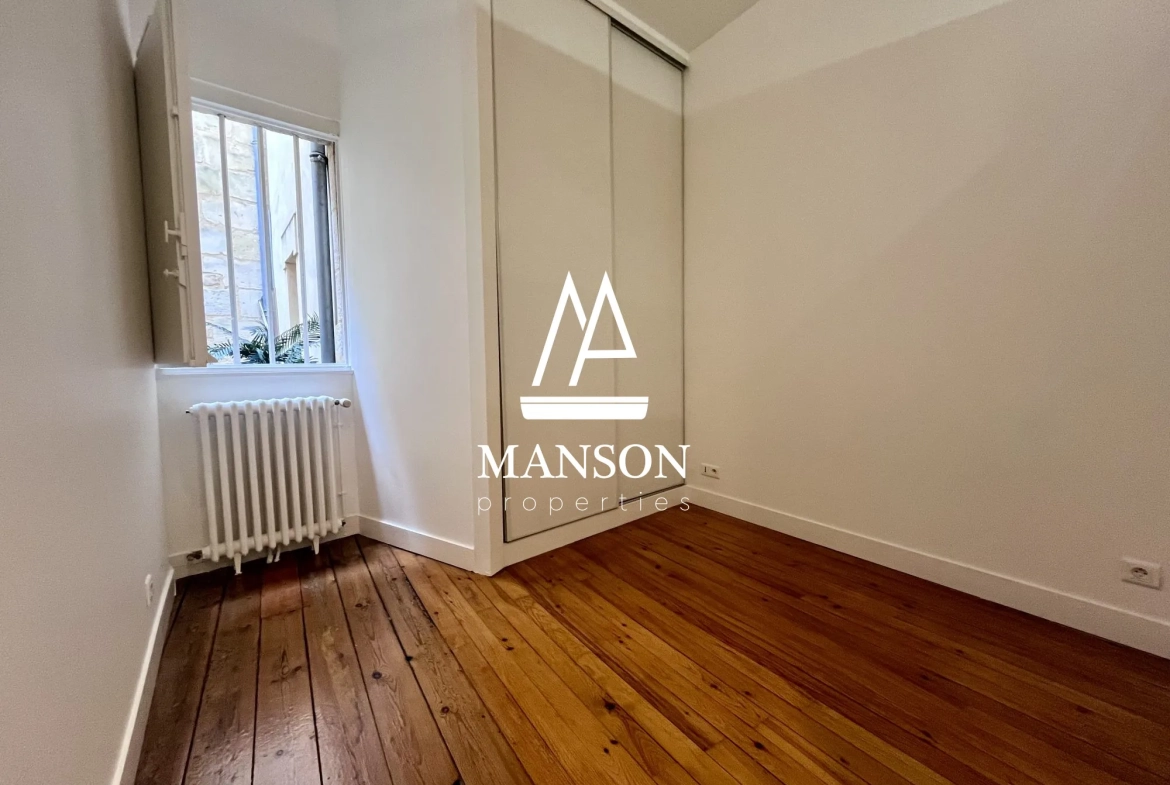 Appartement T1bis rénové à Bordeaux centre historique 