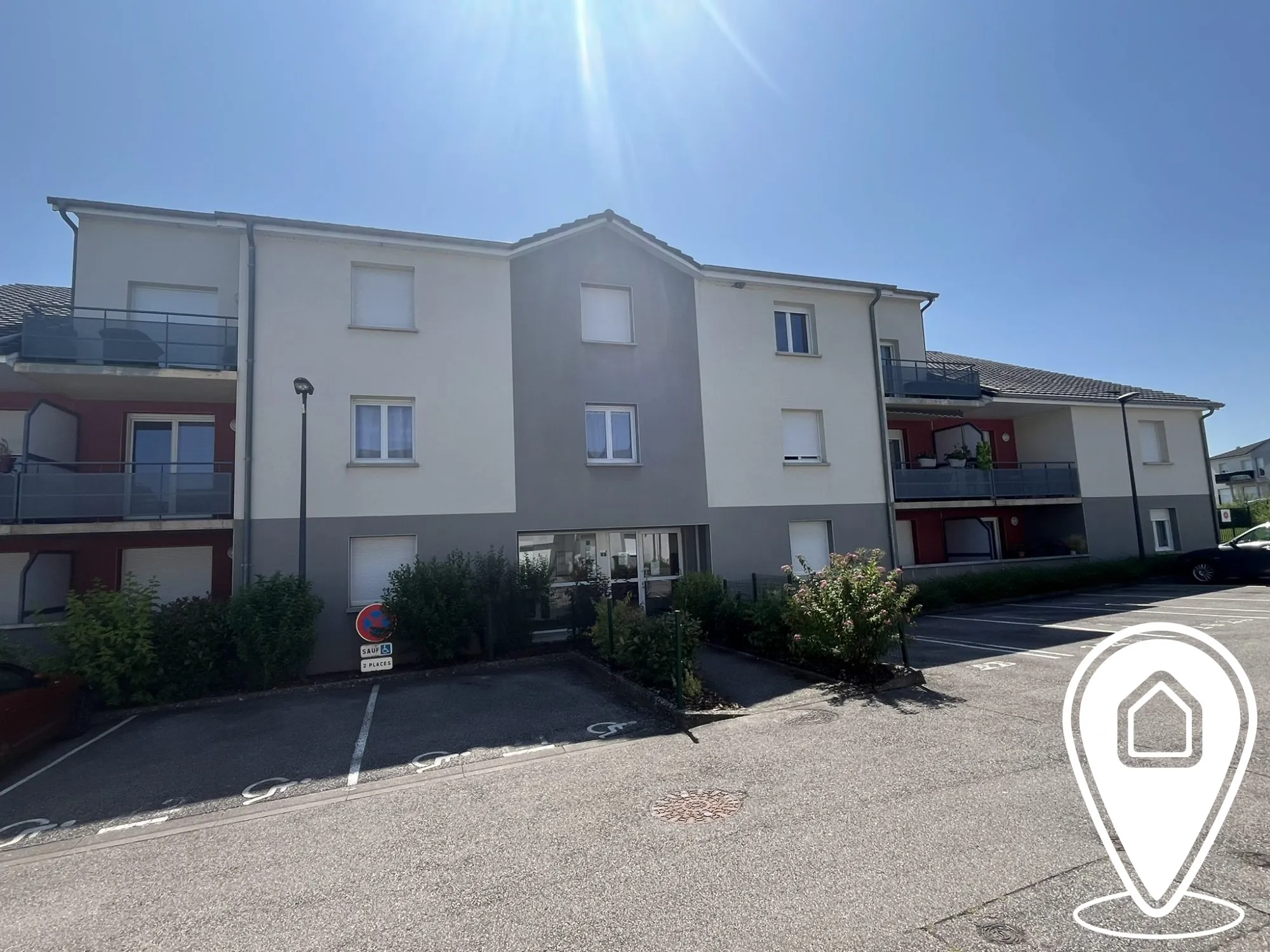Appartement T2/T3 en rez-de-chaussée à Golbey avec terrasse et stationnement 