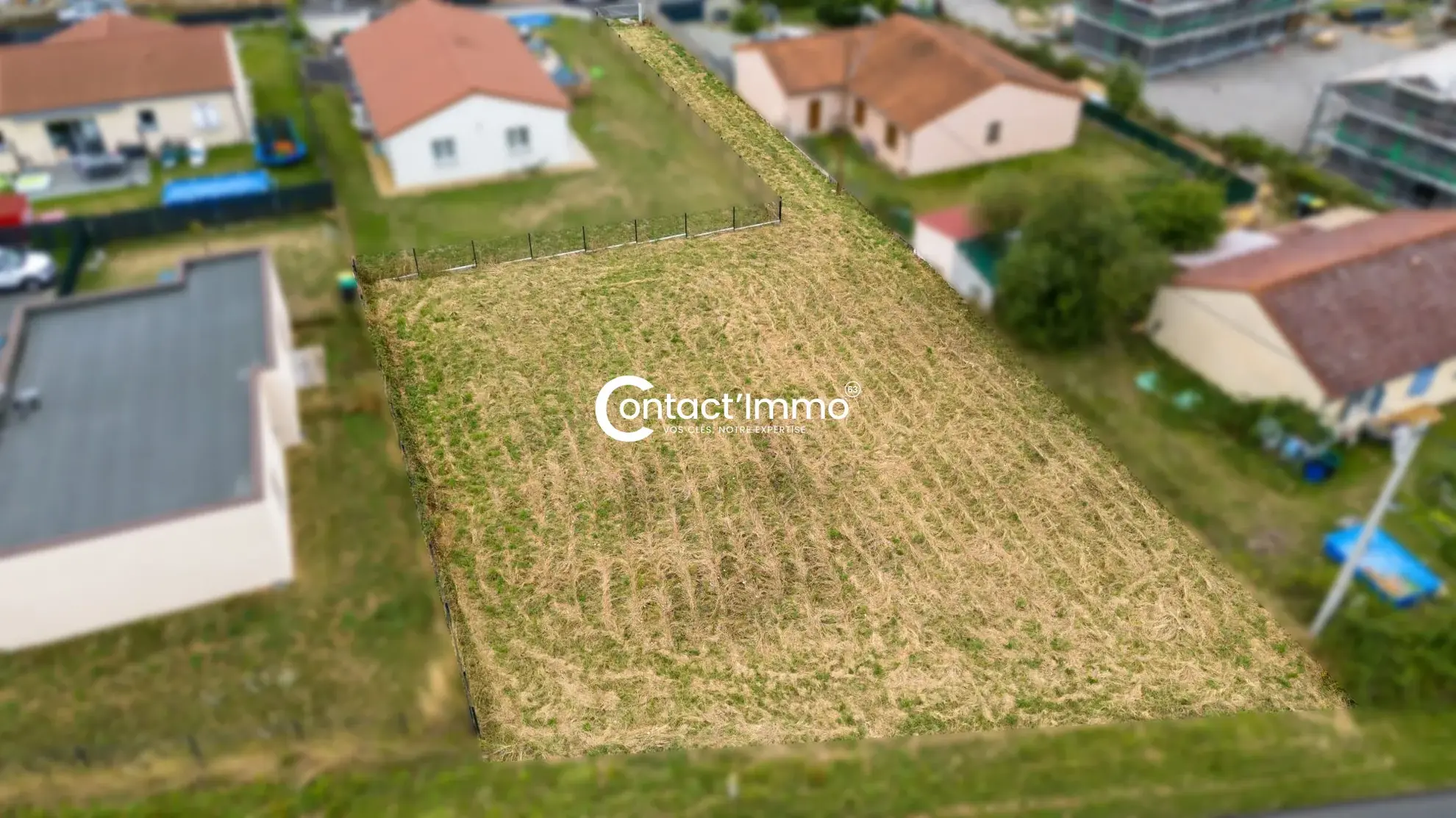 Terrain à bâtir viabilisé de 859 m² à Lezoux - Secteur Chez Bisset 