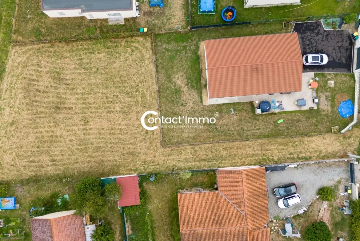 Terrain à bâtir viabilisé de 859 m² à Lezoux - Secteur Chez Bisset 