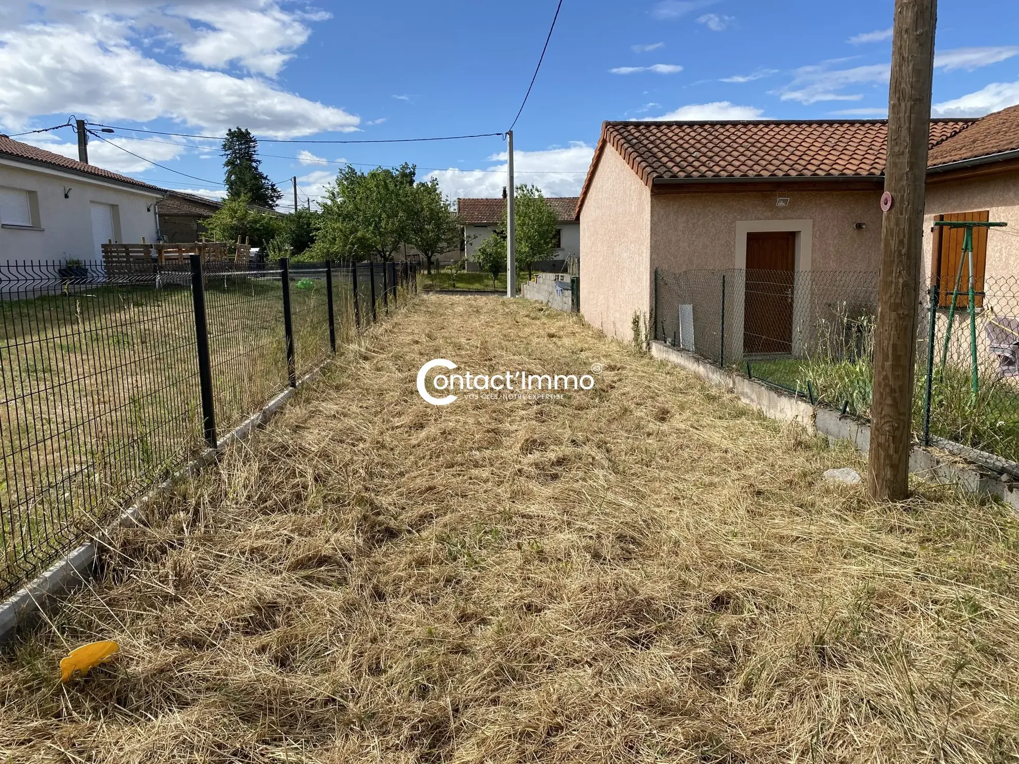 Terrain à bâtir viabilisé de 859 m² à Lezoux - Secteur Chez Bisset 