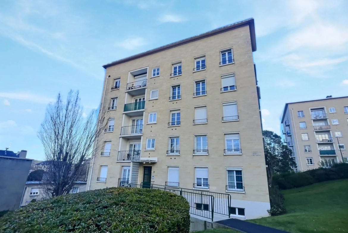Studio à Caen de 29 m² loué, idéal investisseur avec cave et balcon, proche gare 