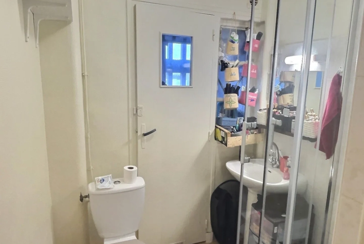 Studio à Caen de 29 m² loué, idéal investisseur avec cave et balcon, proche gare 