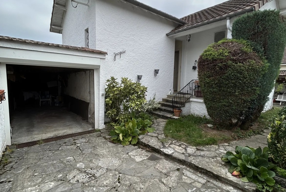 Maison à vendre à Trespoey, Pau - 81 m² avec jardin et garage 