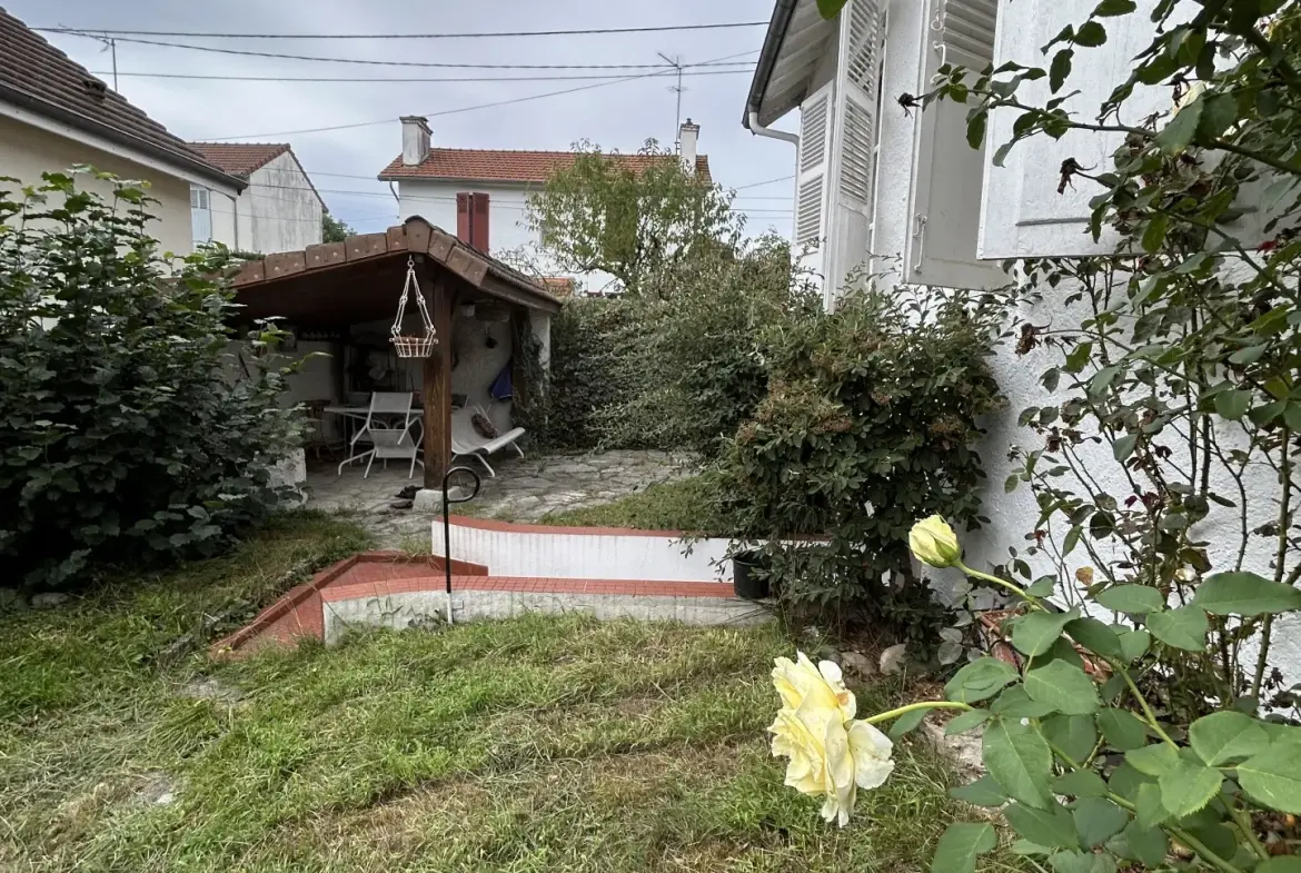 Maison à vendre à Trespoey, Pau - 81 m² avec jardin et garage 