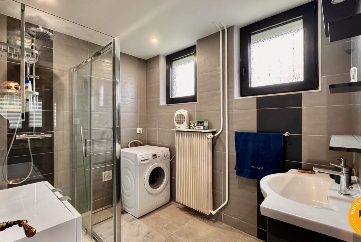 Maison semi-mitoyenne de 94 m² avec jardin et garage à Forbach 