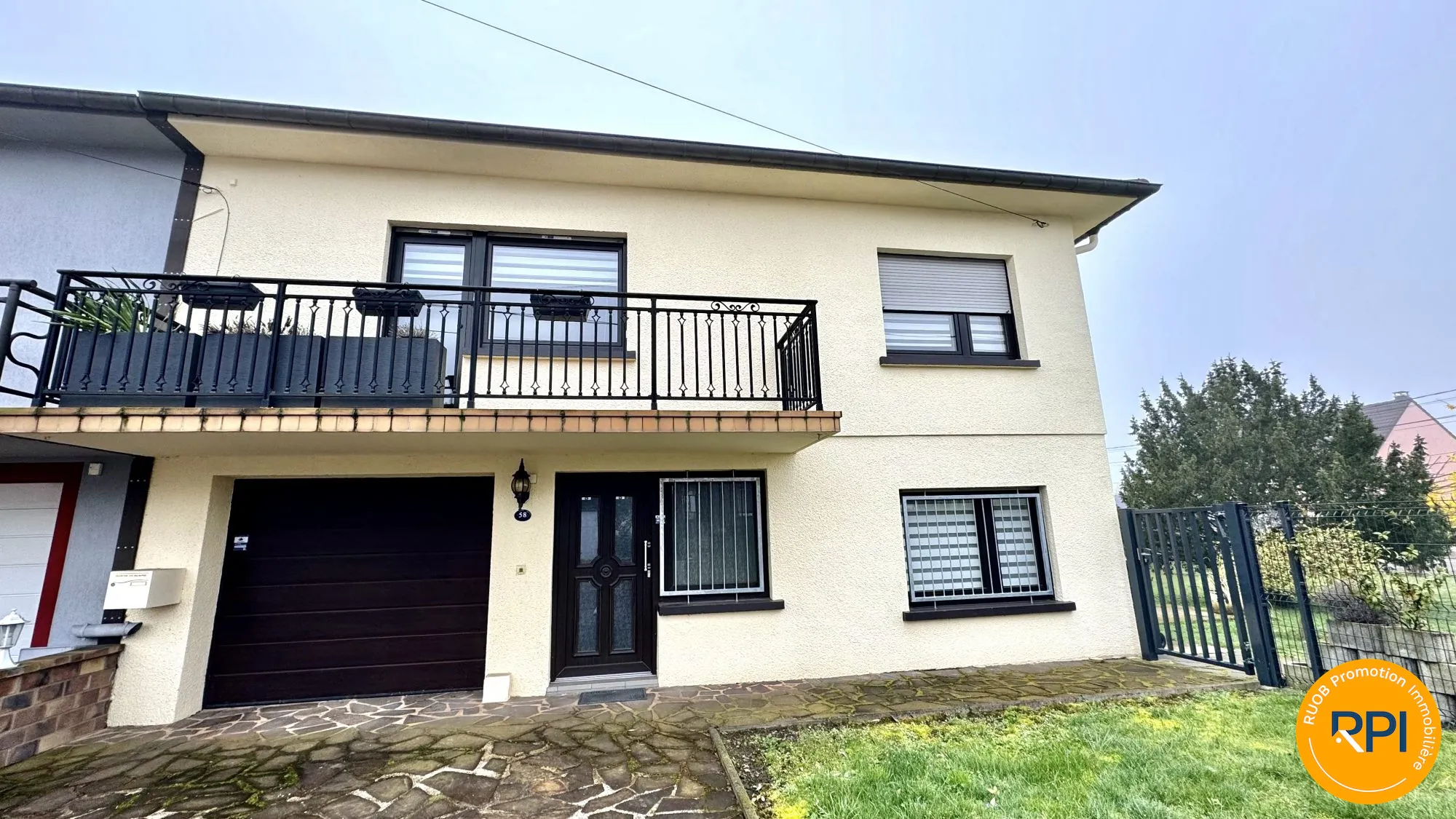 Maison semi-mitoyenne de 94 m² avec jardin et garage à Forbach 