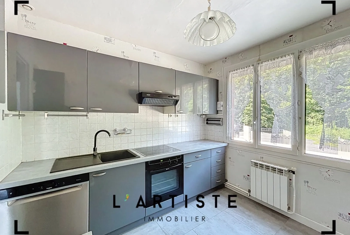 Maison de plain-pied à vendre à Elbeuf avec jardin et sous-sol complet 