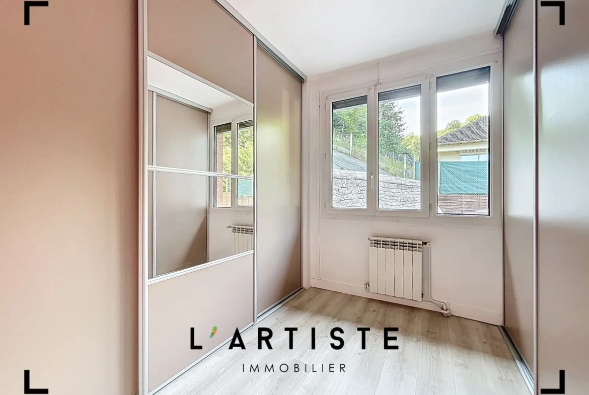 Maison de plain-pied à vendre à Elbeuf avec jardin et sous-sol complet 