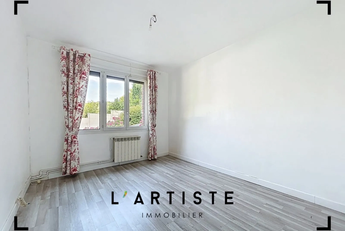 Maison de plain-pied à vendre à Elbeuf avec jardin et sous-sol complet 
