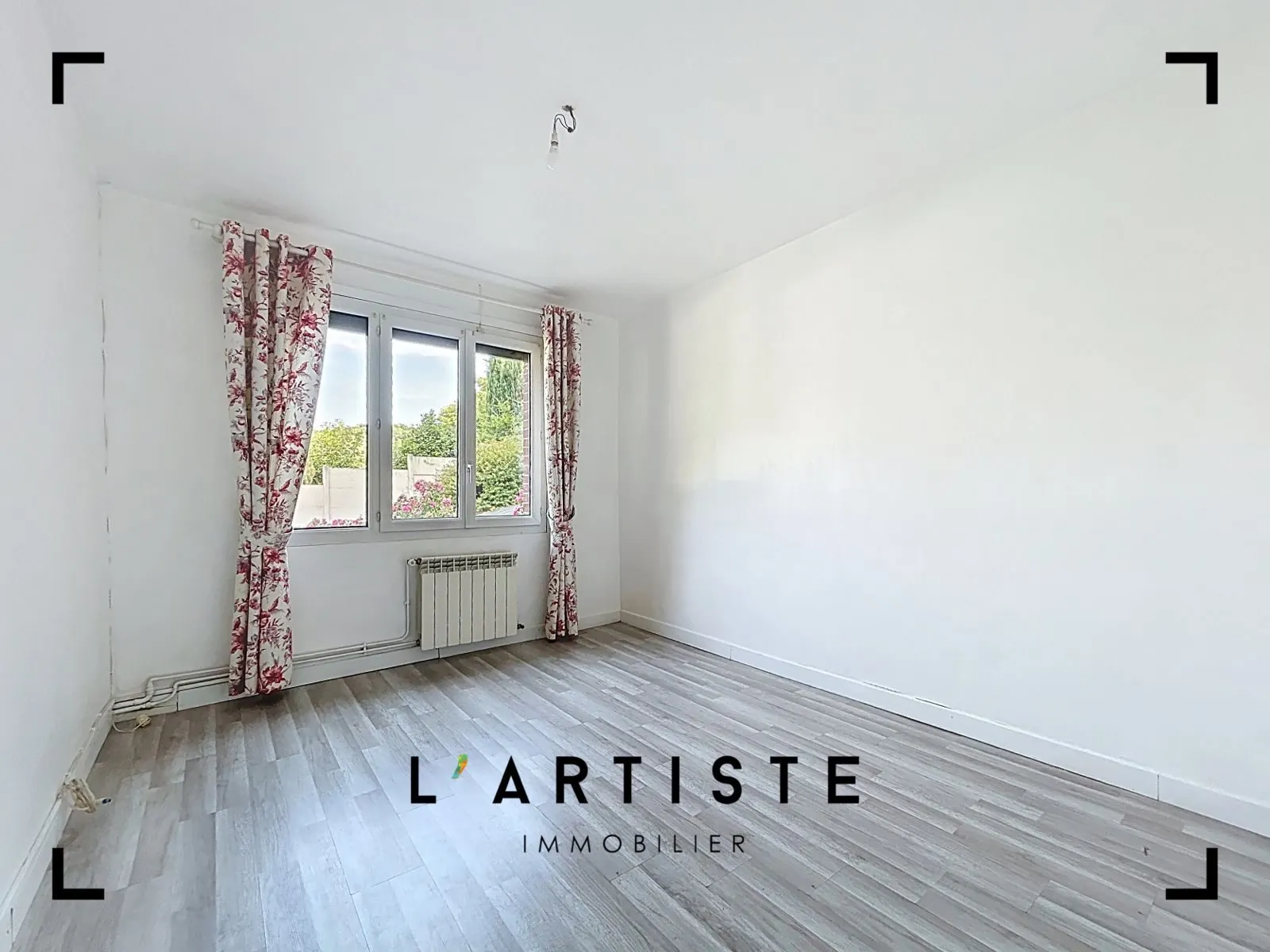 Maison de plain-pied à vendre à Elbeuf avec jardin et sous-sol complet 
