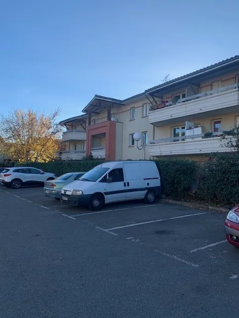 Appartement T3 à Toulouse de 50 m² avec balcon et parking - Résidence sécurisée 