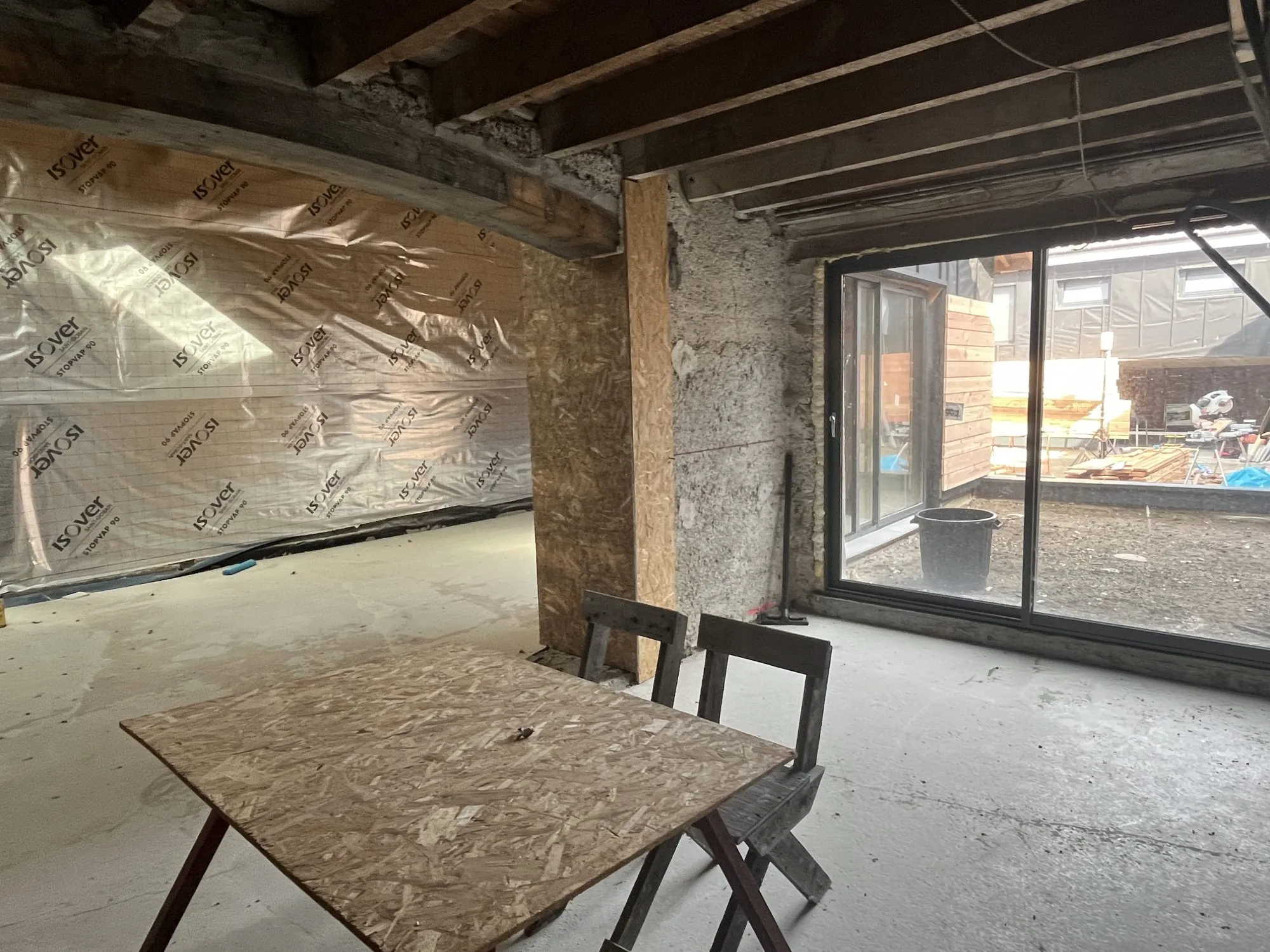Plateau à vendre à Saint-Lager de 150 m² avec terrasse, jardin et parking 