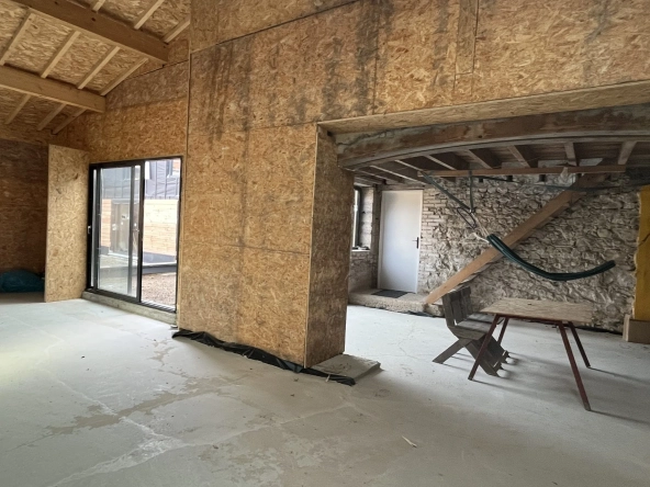 Plateau à vendre à Saint-Lager de 150 m² avec terrasse, jardin et parking