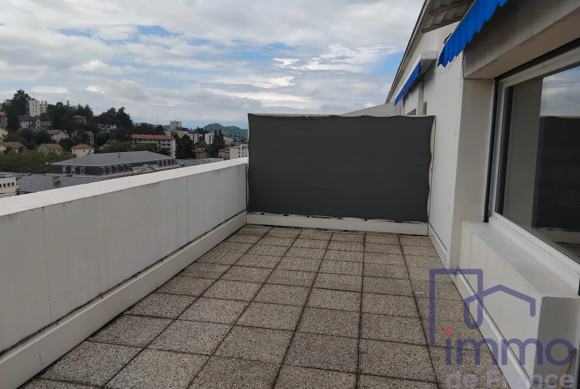 Appartement T2 avec terrasse à Saint-Étienne - Dernier étage, vue imprenable 