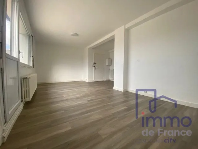 Appartement T2 avec terrasse à Saint-Étienne - Dernier étage, vue imprenable 