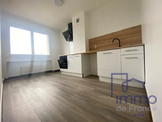 Appartement T2 avec terrasse à Saint-Étienne - Dernier étage, vue imprenable 