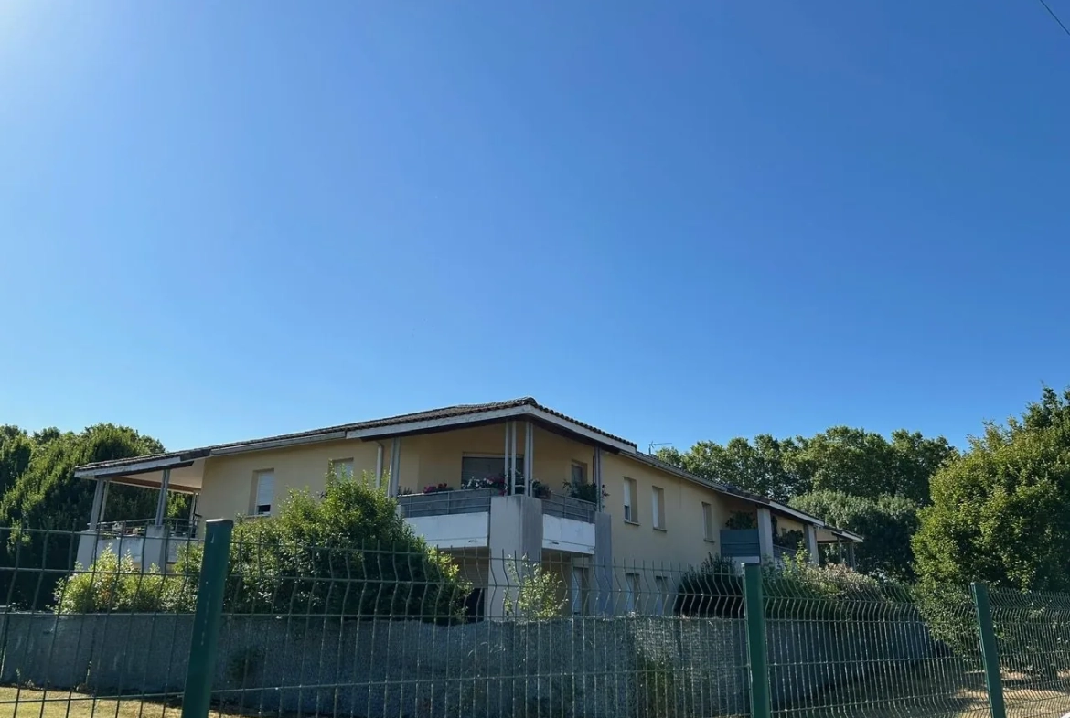 Appartement T2 à vendre à Cazères avec terrasse et parking - Investissement rentable 