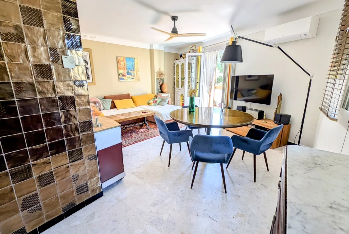 Belle maison de village rénovée avec terrasse à Villelongue dels Monts 