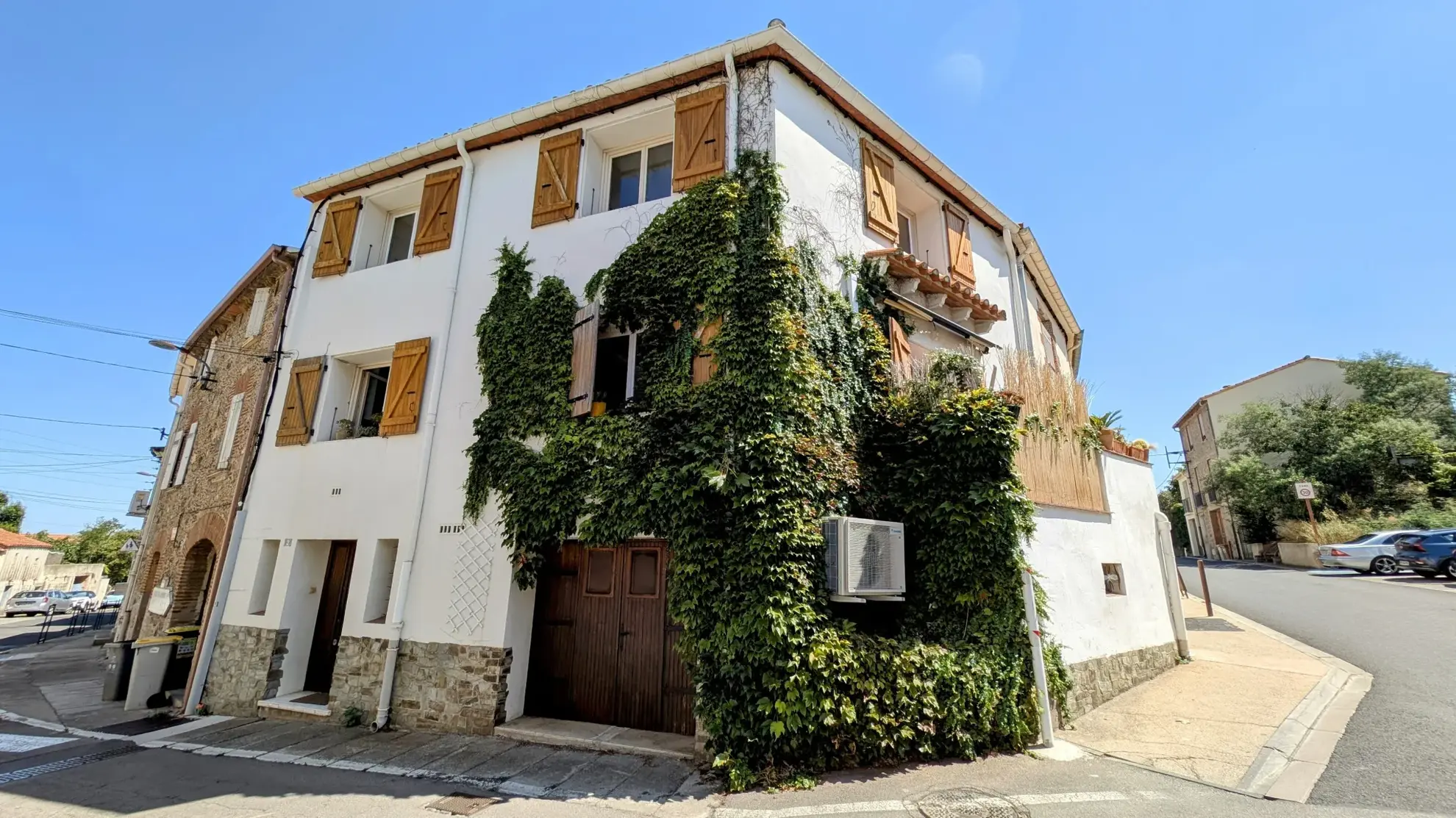 Belle maison de village rénovée avec terrasse à Villelongue dels Monts 