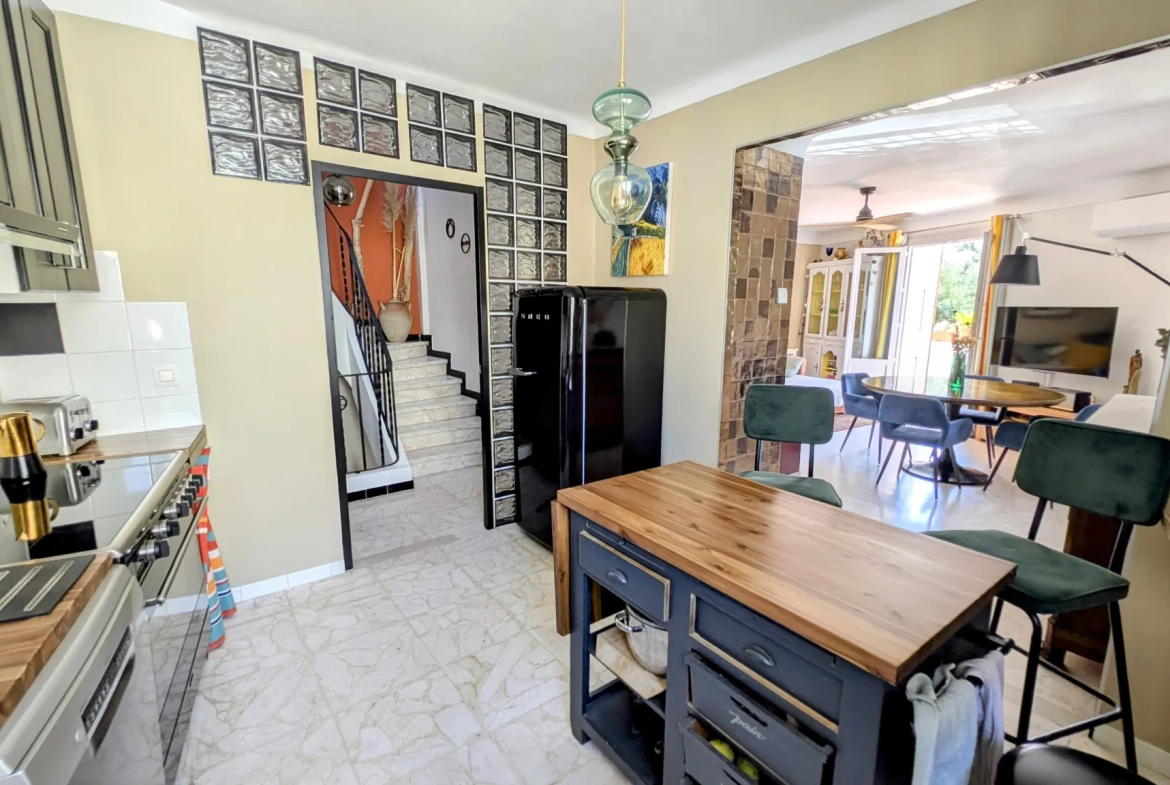Belle maison de village rénovée avec terrasse à Villelongue dels Monts 